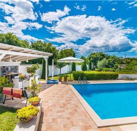 4 Bedroom Istrian Villa with Pool in Svetvincenat, sleeps 8-9